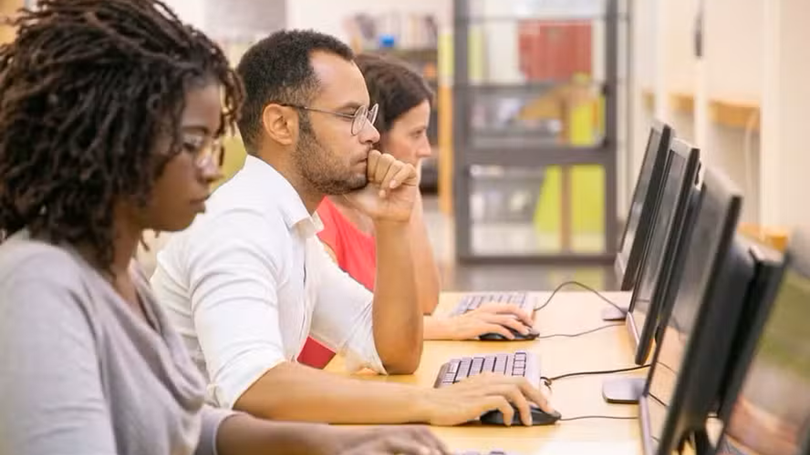 Desigualdade faz trabalhadores negros perderem R$ 103 bilhões por mês, diz estudo