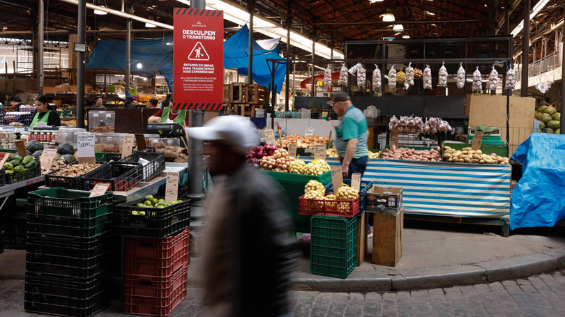 PIB do Brasil cresce acima do esperado no 2º trimestre com impulso de consumo e investimento