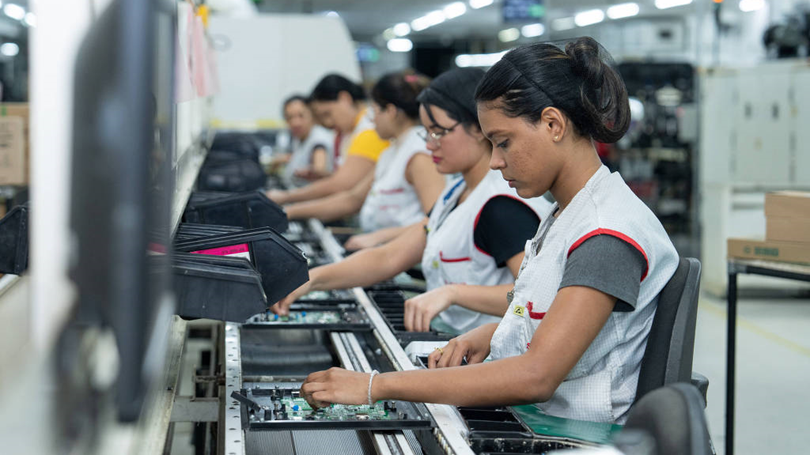 Produtividade no Brasil trava e se distancia da registrada em países com menor carga de trabalho